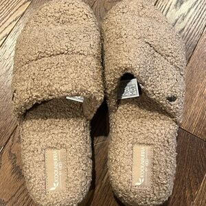 Koolaburra by UGG Tan Slippers